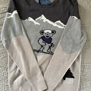 Section 119 Grateful Dead Dancing Bear Skiing Graphic Sweater Small